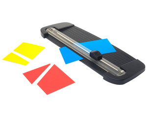 1x PAVO Schneidelineal für A4 bis max. 8 Blatt