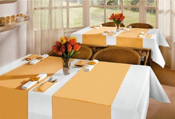 Preview: 1 Rolle Tischläufer Airlaid 24m x 40cm - alle 120cm perforiert stoffähnlich braun